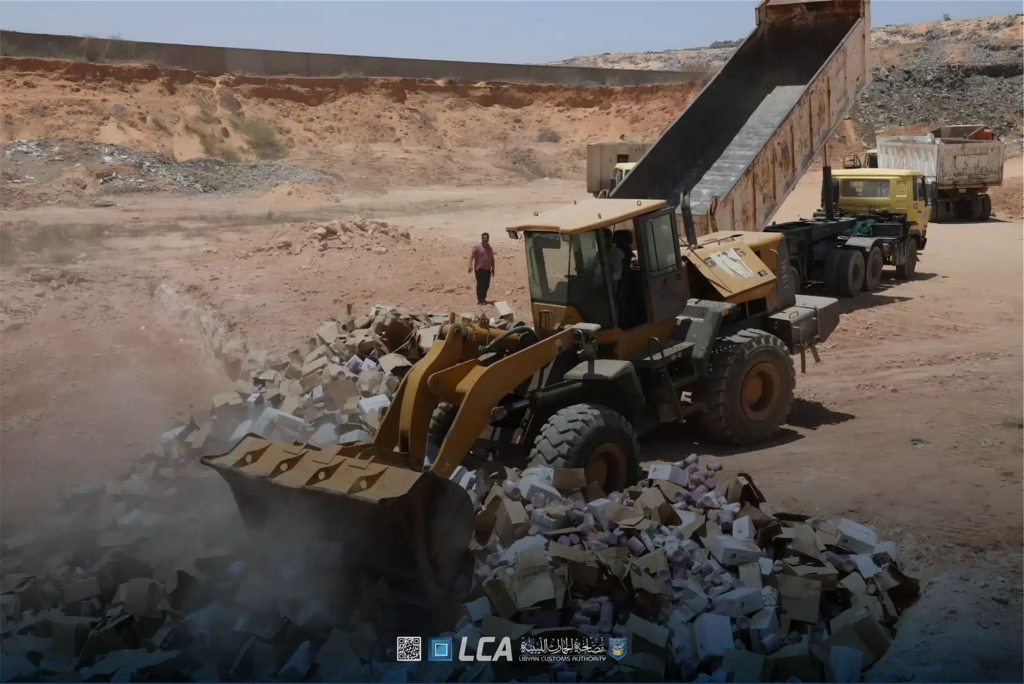 إتلاف كميات كبيرة من البضائع غير الصالحة بميناء طرابلس البحري