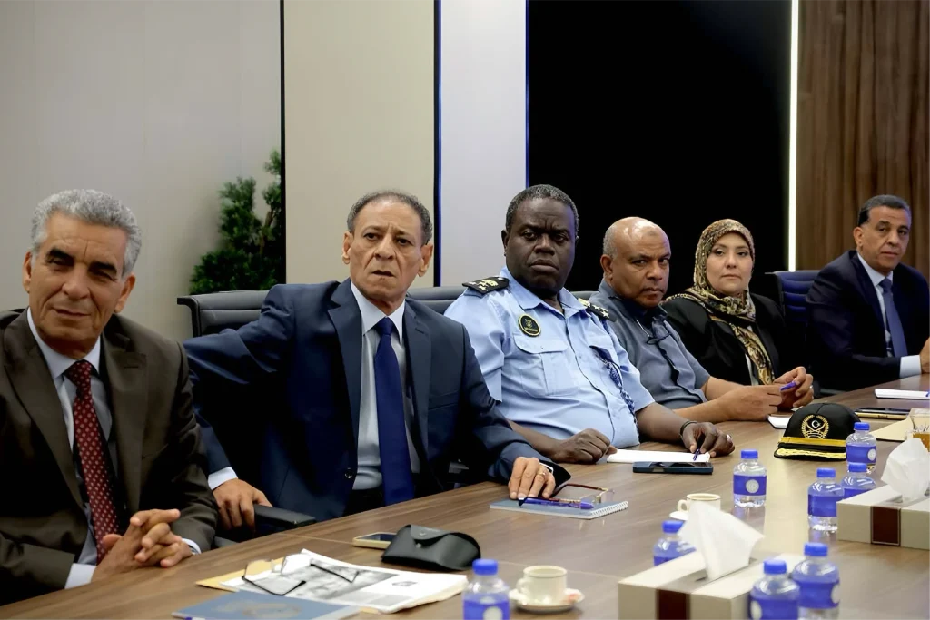مصلحة الجمارك تستعرض احتياجات المنافذ وخطط تطوير الأداء خلال اجتماع موسع مع حكومة الوحدة الوطنية3