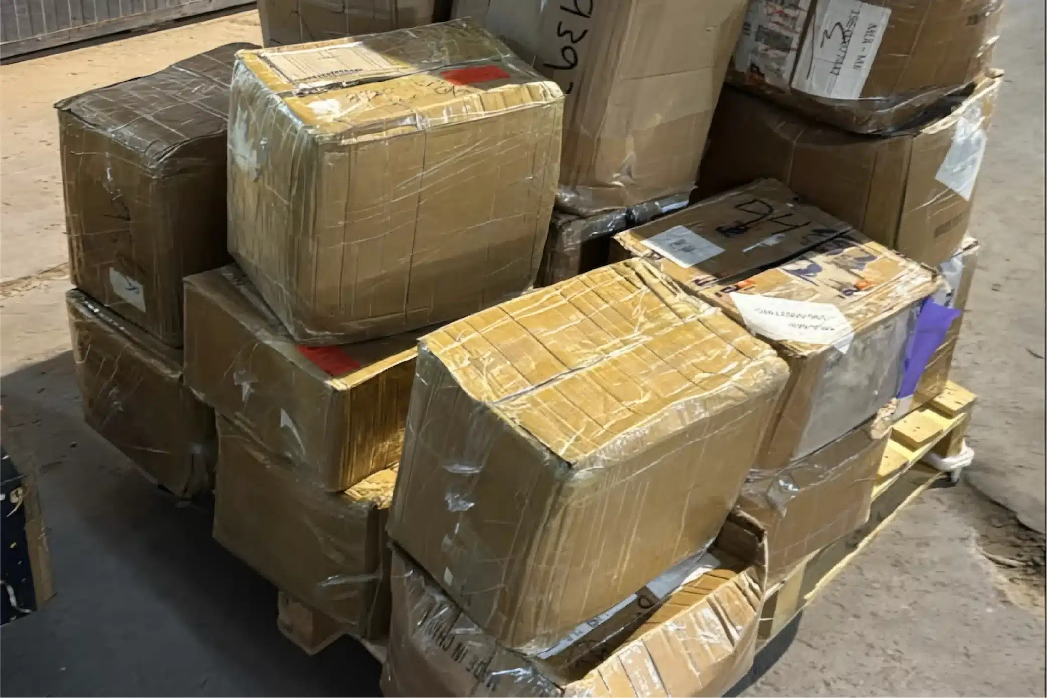 ضبط 109 شحنات بمطار معيتيقة