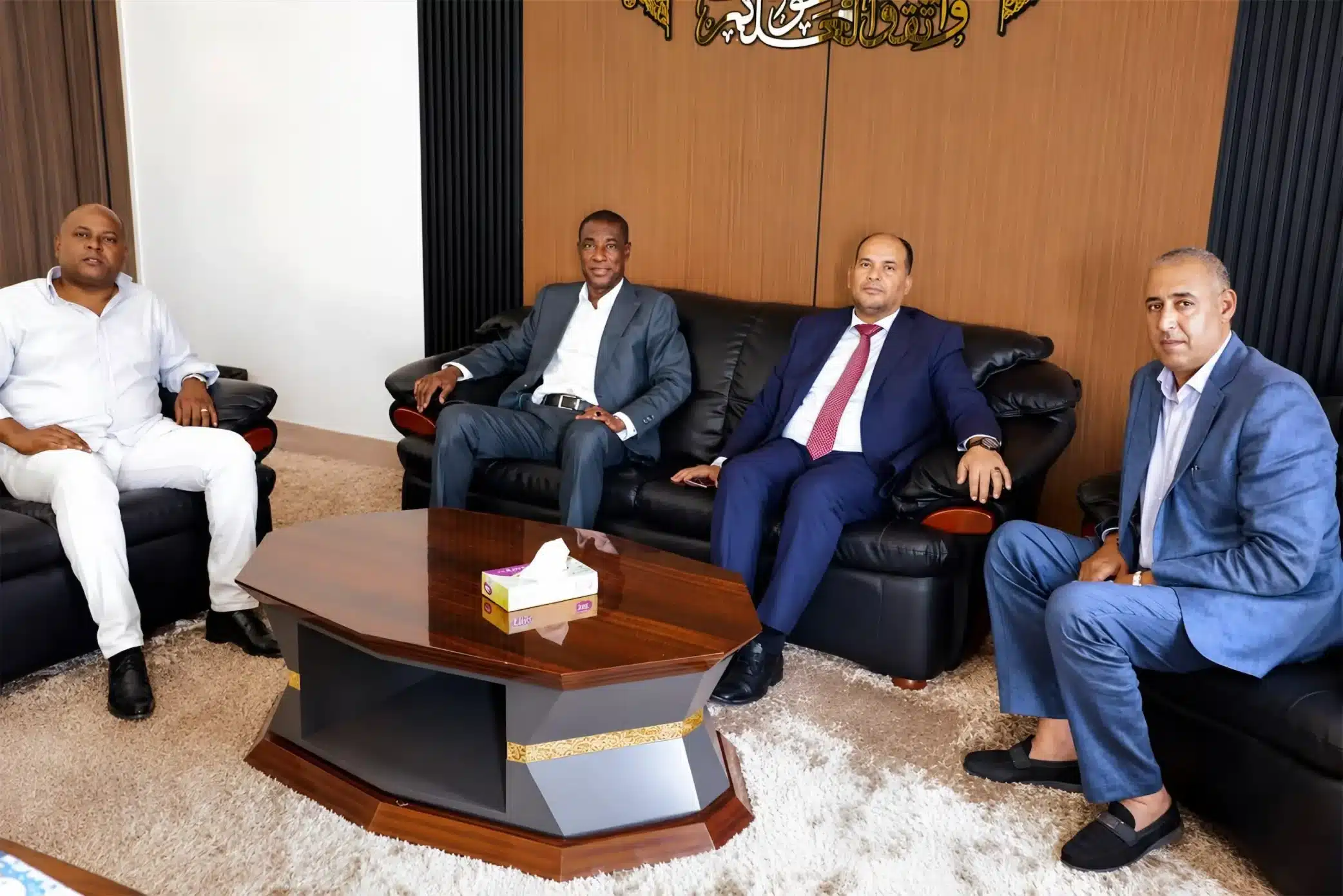 مصلحة الجمارك تبحث مع جهاز الإمداد الطبي إنشاء حظيرة جمركية